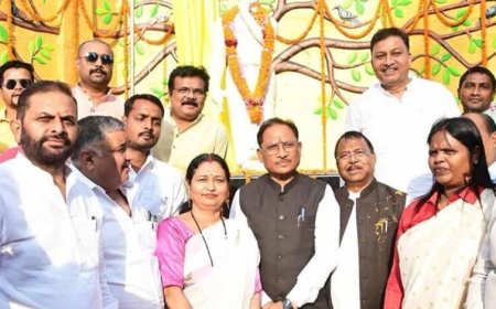 माँ भारती के वीर सपूत चंद्रशेखर आज़ाद को नमन: मुख्यमंत्री विष्णुदेव साय ने अंबिकापुर में प्रतिमा का किया अनावरण
