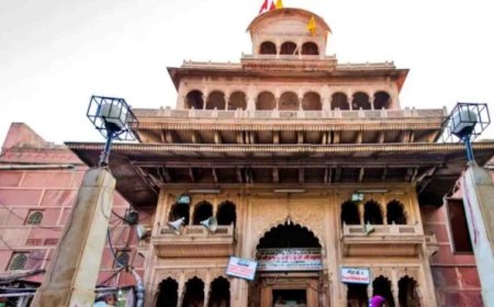 बांके बिहारी मंदिर, फूल बंगला शुल्क में 50 हजार की कटौती