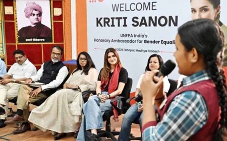 यूएनएफपीए एंबेसेडर कृति सेनन ने विद्यार्थियों से किया संवाद, जेंडर इक्वैलिटी का दिया संदेश