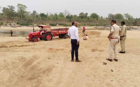 खारंग नदी में ट्रैक्टर पलटने पर सख्ती: वाहन मालिक पर FIR, अवैध उत्खनन पर कड़ी निगरानी