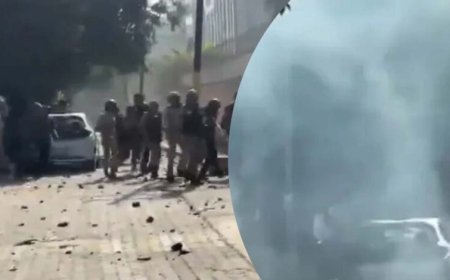 नोएडा में कर्मचारियों का उग्र प्रदर्शन, पुलिस और अन्य वाहनों में तोड़फोड़