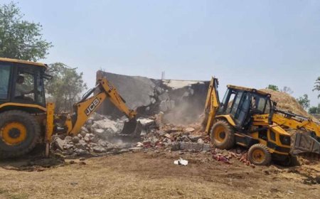 धमतरी जंगल में बड़ा एक्शन: अवैध कब्जों पर चला बुलडोजर, प्रशासन सख्त