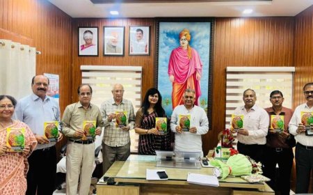 मंत्री परमार ने क्लाइमेट चेंज एंड बायोडायवर्सिटी विषयक राष्ट्रीय वेबीनार पर आधारित पुस्तिका का किया विमोचन