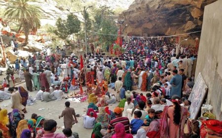 पाकिस्तान में जुटे 3 लाख हिंदू, हिंगलाज मंदिर में मनाया गया उत्सव; जानें इसका इतिहास