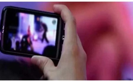 MMS लीक की बाढ़, दफ्तर से बेडरूम तक खुल रहे राज; ये सारे कांड किसने किए?