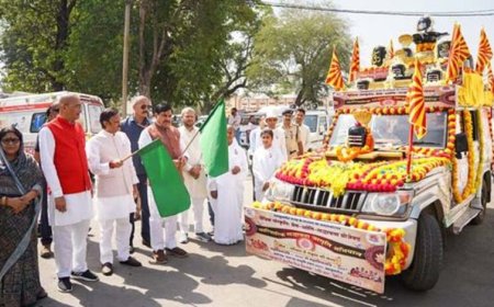 पारिवारिक संस्कृति व प्रेम, शांति, सद्भावना रथ को मुख्यमंत्री डॉ. यादव ने दिखाई हरी झण्डी