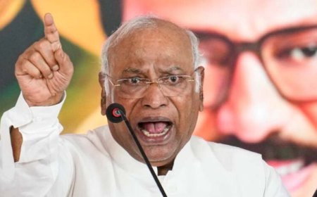 कांग्रेस अध्यक्ष खड़गे ने PM मोदी को बताया ‘आतंकवादी’, बाद में दी सफाई