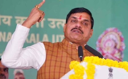 PM मोदी पर खड़गे की विवादित टिप्पणी पर सीएम मोहन की तीखी प्रतिक्रिया, कांग्रेस अध्यक्ष से माफी की मांग