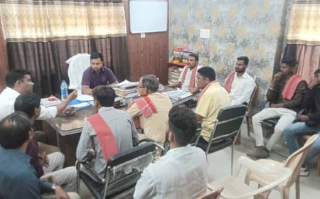 कलेक्टर कार्यालय विवाद सुलझा: प्रशासन और संगठनों के बीच बनी सहमति