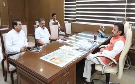 स्वास्थ्य सेवाओं को सुदृढ़ बनाने भर्ती प्रक्रियाओं को प्राथमिकता के साथ समय पर करें पूर्ण: उप मुख्यमंत्री  शुक्ल