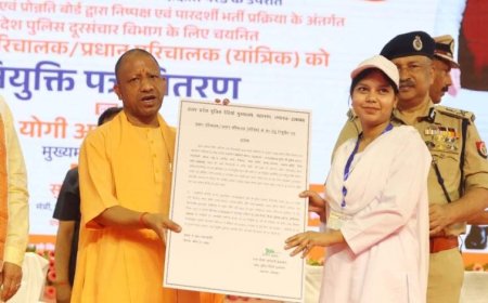 नियुक्ति पत्र पाकर खिले चेहरे, कहा- योगी आदित्यनाथ हैं भ्रष्टाचार की कमर तोड़ने वाले मुख्यमंत्री