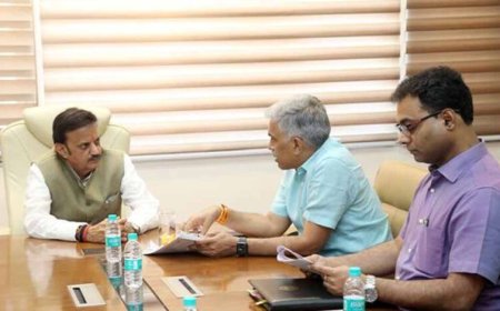 कार्यों की नियमित मॉनिटरिंग कर समयबद्ध क्रियान्वयन करें सुनिश्चित: उप मुख्यमंत्री  शुक्ल