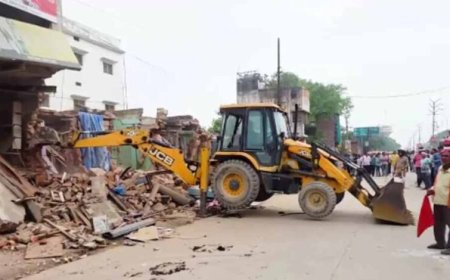 पंडित दीनदयाल उपाध्याय नगर में बुलडोजर एक्शन, जामा मस्जिद के पास 50 से ज्यादा अतिक्रमण ध्वस्त