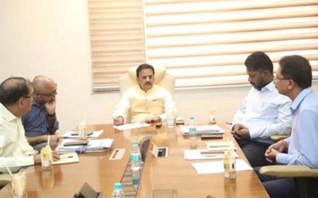 विभागीय अधिकारी एवं निर्माण एजेंसी आपसी समन्वय से समय-सीमा में पूर्ण करें कार्य: उप मुख्यमंत्री शुक्ल