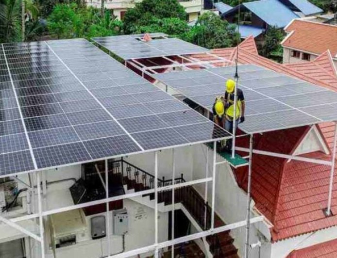 इंदौर में 9 हजार सफाईकर्मियों के घर होंगे सोलर से रोशन, 270 करोड़ रुपये की होगी बचत