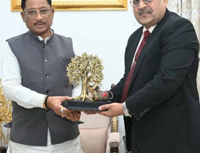 CM साय से IOCL के CGM की मुलाकात, प्रदेश में ईंधन आपूर्ति मजबूत करने पर फोकस