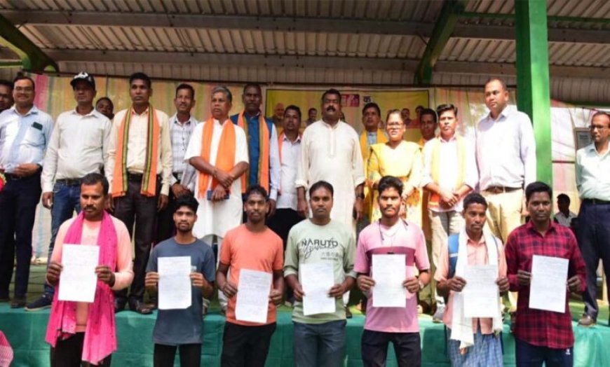 रायपुर : जिले के दूरस्थ गांव चिंगनार में लगा जनसमस्या निवारण शिविर