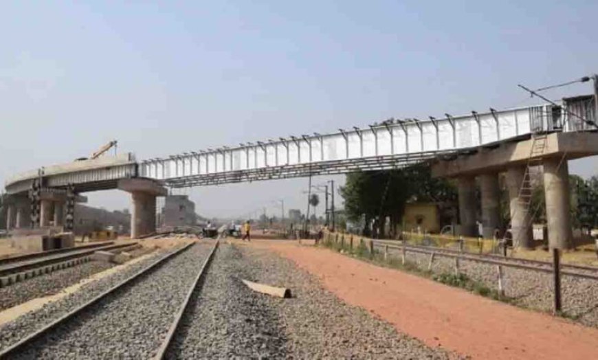 अनूपगंज रेलवे क्रॉसिंग पर बनेगा ओवरब्रिज, 41 करोड़ की पहली किस्त जारी