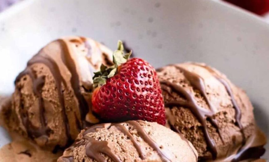 वनीला, मैंगो और चॉकलेट आइसक्रीम घर पर बनाने का आसान तरीका