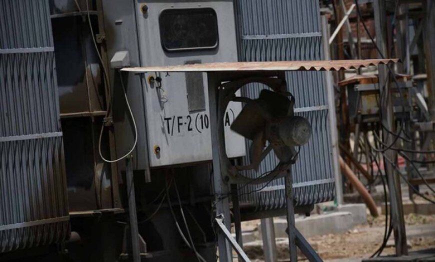 लखनऊ में बिजली संकट,लखनऊ में 20 घंटे तक अंधेरा, भीषण गर्मी में जनता परेशान