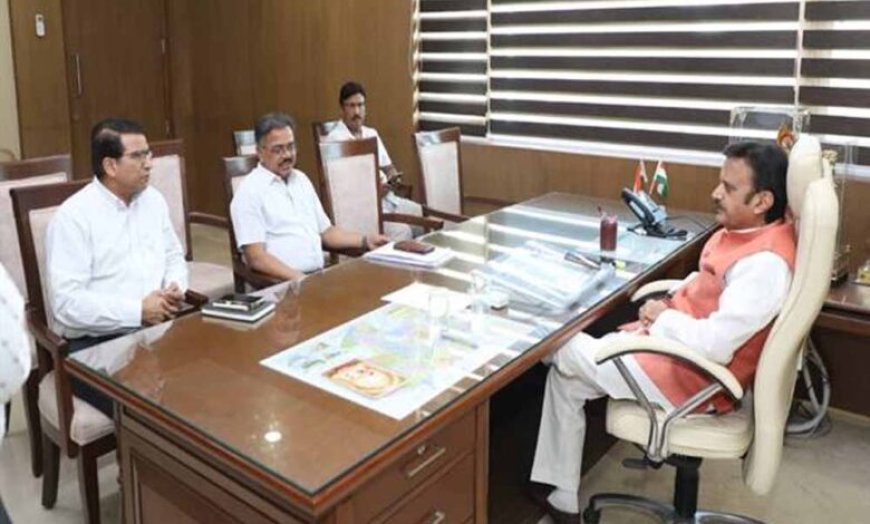 स्वास्थ्य सेवाओं को सुदृढ़ बनाने भर्ती प्रक्रियाओं को प्राथमिकता के साथ समय पर करें पूर्ण: उप मुख्यमंत्री  शुक्ल