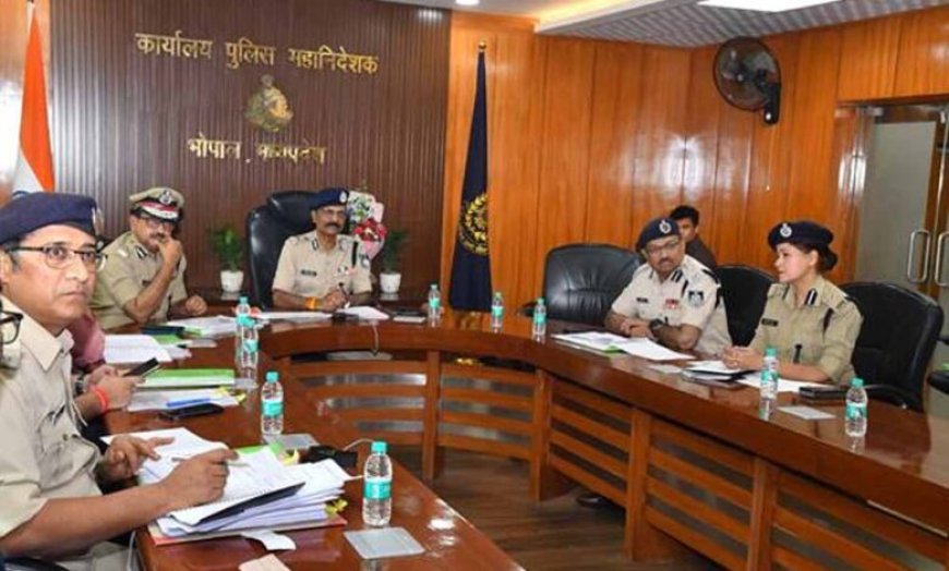 पुलिस महानिदेशक  कैलाश मकवाणा की अध्‍यक्षता में रेलवे सुरक्षा एवं सिंहस्थ-2028 की तैयारियों को लेकर पुलिस मुख्यालय में उच्चस्तरीय समन्‍वय समिति की बैठक आयोजित