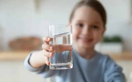 गर्मी में बच्चों को हाइड्रेटेड रखने के 5 आसान ड्रिंक्स