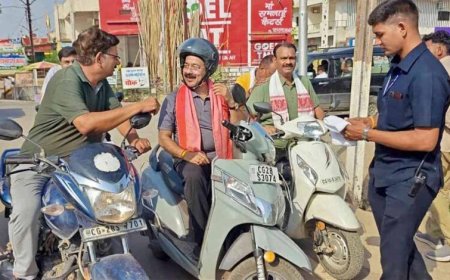 Arun Sao का अनोखा अंदाज: विकास कार्यों के निरीक्षण के लिए स्कूटी से निकले