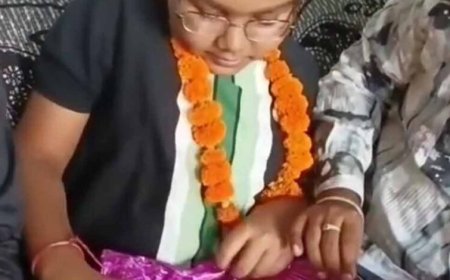 डिप्टी सीएम के सरप्राइज गिफ्ट से खिल उठी टॉपर अंशुल, 10वीं में 99% अंक से रचा कमाल