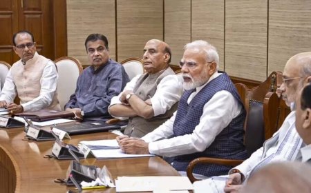 मोदी कैबिनेट का बड़ा ऐलान: पहली स्वदेशी सेमी हाई-स्पीड ट्रेन और किसानों को बढ़ी MSP की सौगात
