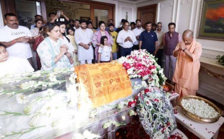 अपर्णा यादव के घर पहुंचे मुख्यमंत्री, प्रतीक के निधन पर जताया शोक