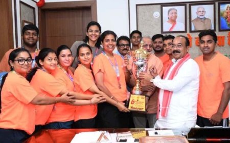 उप मुख्यमंत्री अरुण साव से फेडरेशन कप मिक्स्ड नेटबॉल चैंपियनशिप में रजत पदक जीतने वाले खिलाड़ियों ने की मुलाकात
