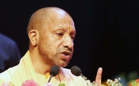 महराजगंज में CM योगी का बड़ा तोहफा! करोड़ों की परियोजनाओं का शिलान्यास, लाभार्थियों को सौंपी घर की चाबियां