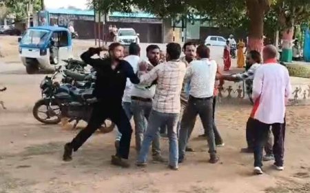 कोर्ट में सुनवाई के दौरान हंगामा, पक्षकारों में जमकर विवाद; तहसीलदार ने दर्ज कराई FIR