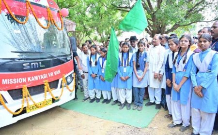 मुख्यमंत्री  विष्णु देव साय ने ‘कामयाबी वेन’ को दिखाई हरी झंडी : दूरस्थ गांवों के विद्यार्थियों तक पहुंचेगी डिजिटल शिक्षा की नई रोशनी