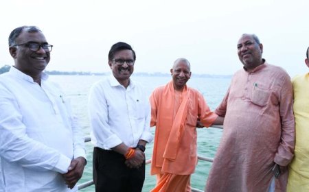 सीएम योगी ने रामगढ़ताल में की क्रूज की सवारी