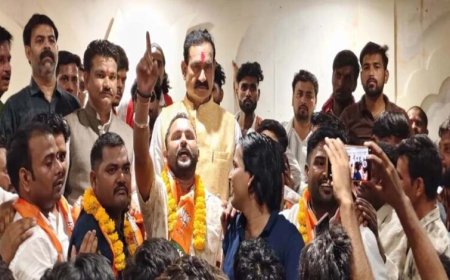 दतिया उपचुनाव से पहले कांग्रेस को बड़ा झटका, 500+ कार्यकर्ता BJP में शामिल