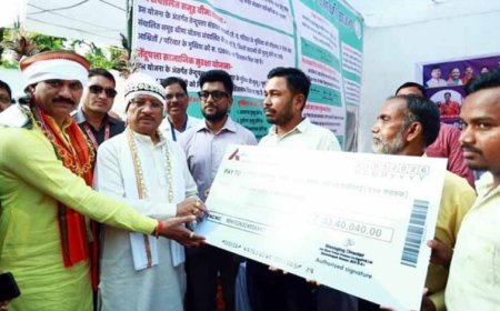 मुख्यमंत्री ने किया वन विभाग स्टॉल का अवलोकन, तेंदूपत्ता संग्राहकों को 33.40 लाख रुपये का भुगतान शुरू