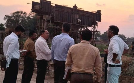 लोक निर्माण विभाग के सचिव ने निर्माणाधीन कयाघाट ब्रिज और मरीन ड्राइव का किया निरीक्षण