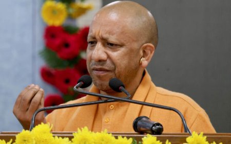 मुख्यमंत्री ने विभिन्न योजनाओं के लाभार्थियों को किया सम्मानित