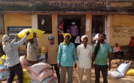 किसान चोवाराम एवं बेनीराम ने खाद, बीज के वितरण की व्यवस्था की सराहना की