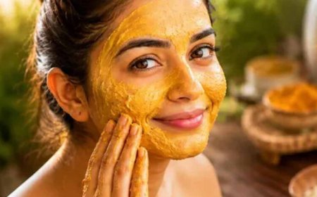 घर पर बनाएं देसी उबटन: बेसन, चंदन और केसर से पाएं ग्लोइंग स्किन
