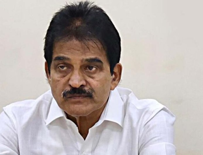 सतीशन को CM बनाने की चर्चा पर कांग्रेस में घमासान, वेणुगोपाल चुप तो चेन्निथला नाराज