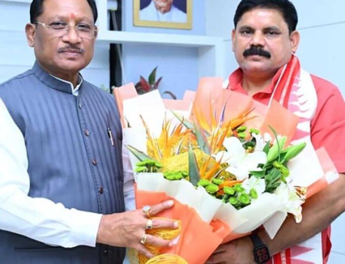 मुख्यमंत्री  विष्णुदेव साय से केंद्रीय कोयला एवं खान राज्य मंत्री  सतीश चंद्र दुबे ने की सौजन्य मुलाकात