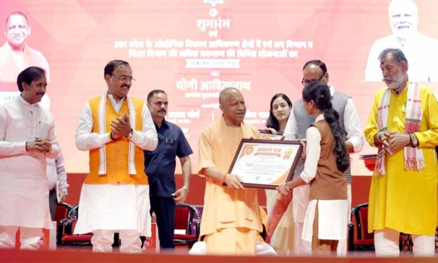 पहले अंधेरा था, अब घर में उजाला, श्रमिकों ने गिनाईं सरकार से मिली सहूलियतें