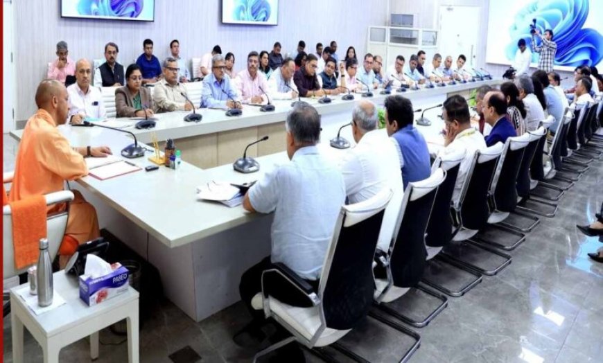सीएम योगी ने वर्क फ्रॉम होम और सार्वजनिक परिवहन को बढ़ावा देने की दी अपील