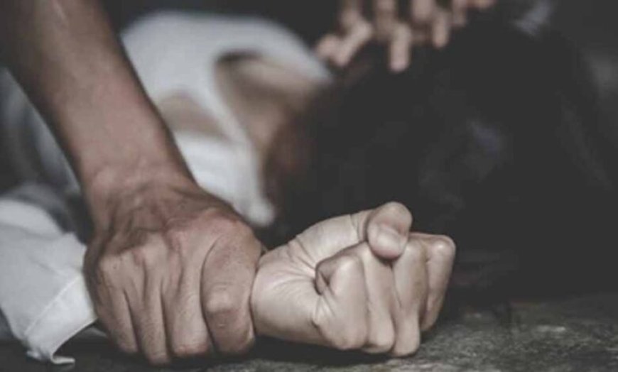 राजधानी दिल्ली में चलती बस में महिला से गैंगरेप, ड्राइवर-कंडक्टर गिरफ्तार