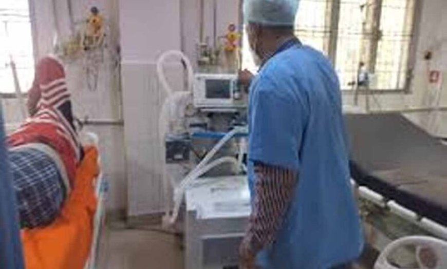 यूपी में स्वास्थ्य विभाग पर सख्ती: 28 डॉक्टर 15 से ज्यादा अस्पतालों से जुड़े मिले