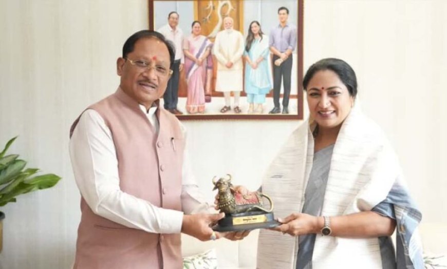 दिल्ली में CM विष्णु देव साय की CM रेखा गुप्ता से मुलाकात, सुशासन और विकास पर चर्चा