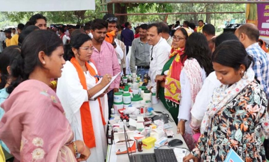 रायपुर : समाधान शिविर कुटरु में उमड़ा जनसैलाब- तपती धूप में भी दिखा शासकीय योजनाओं के प्रति ग्रामीणों का भारी उत्साह